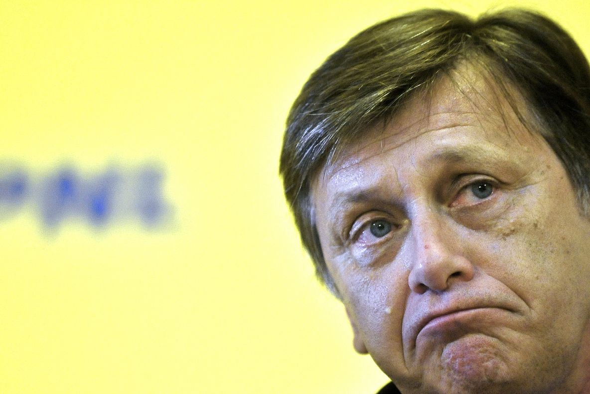 "ONE MAN SHOW". ZGONEA, ATAC la ANTONESCU: E un om instabil!