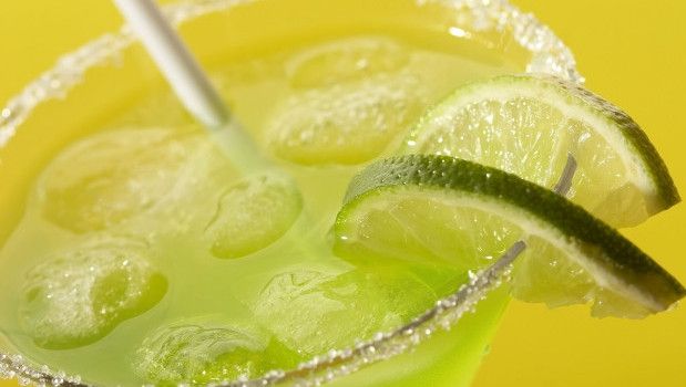 Nu vei mai comanda BĂUTURI CU LĂMÂIE, după ce vei citi acest STUDIU. Se întâmplă în toate BARURILE 