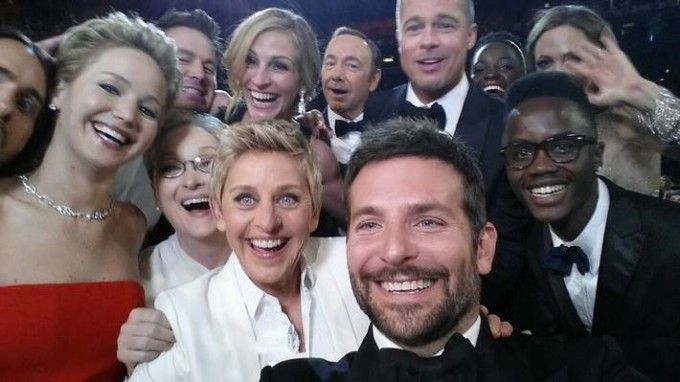 OSCAR 2014.Cea mai tare imagine de la Oscar! Cei mai mari actori din lume, într-o fotografie selfie!