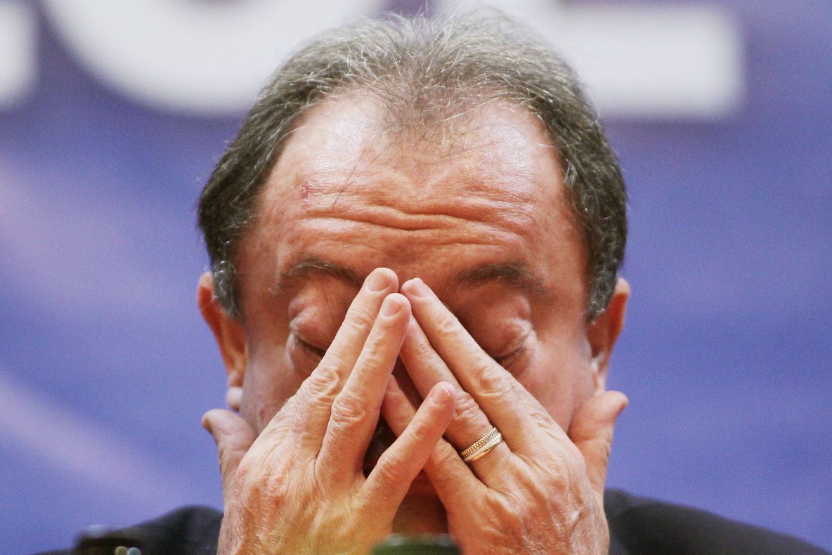 PONTA, lui BLAGA: V-aţi confirmat porecla de "BULDOG DE CATIFEA", îndeplinind ordinul lui Băsescu 