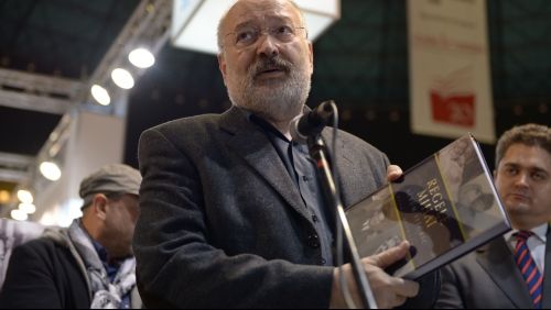 Stelian Tănase deţine o colecţie de tablouri, icoane, tapiserii şi mobilier de 191.000 de euro