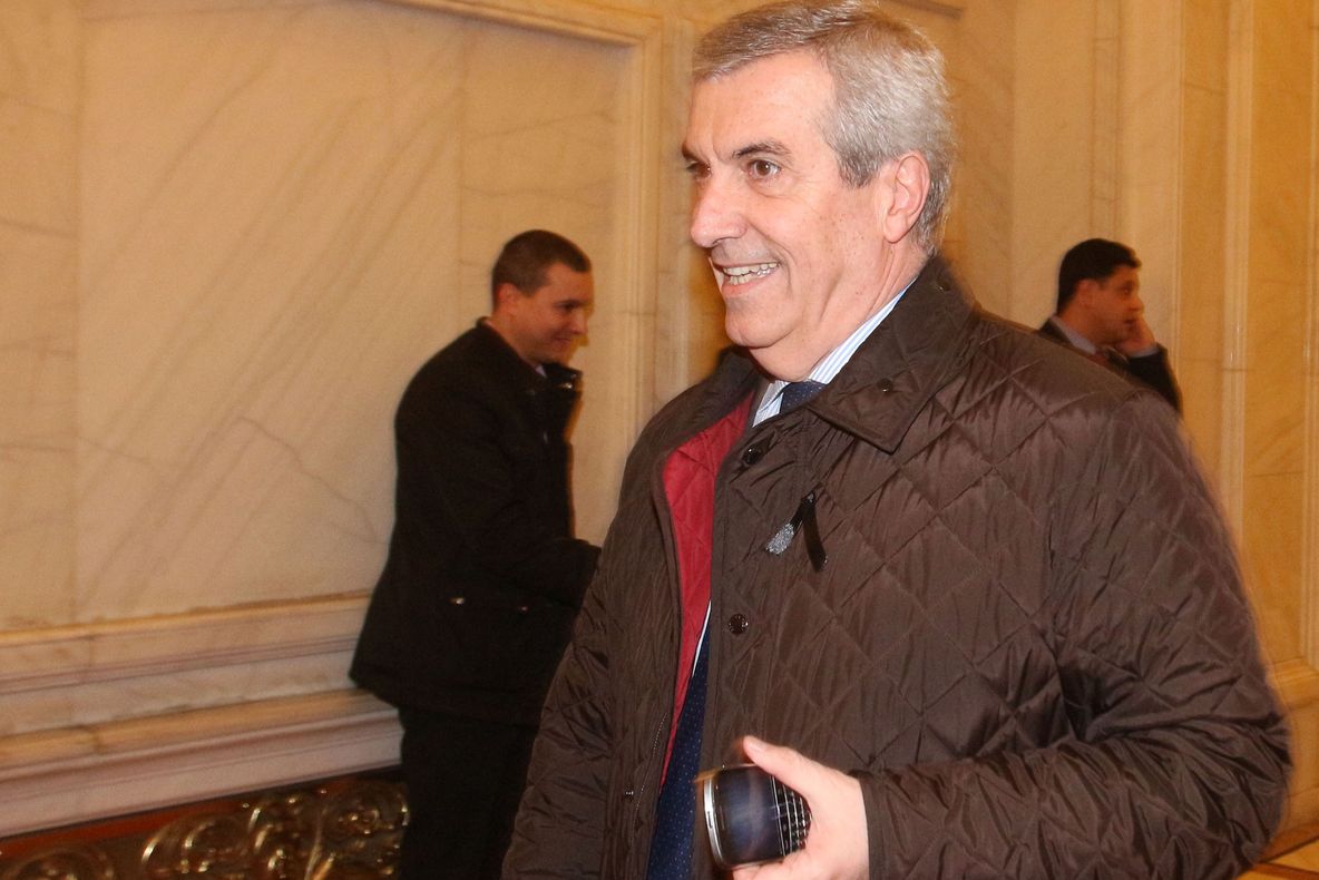 Liderii PSD, PC, UNPR, UDMR s-au reunit la Senat. La şedinţă a participat şi Tăriceanu 