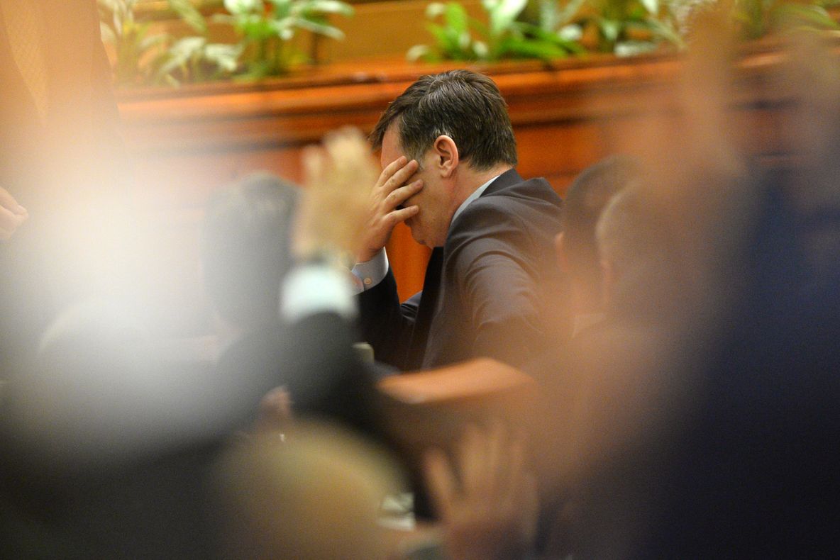 CRIN ANTONESCU şi-a dat DEMISIA din fruntea SENATULUI