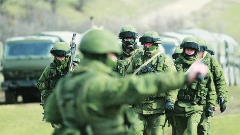 NATO: Trupele ruse se aproprie de graniţa cu Ucraina. Moscova continuă să-i susţină pe rebeli