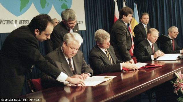 Documentul ce ar putea determina riposta SUA şi a Marii Britanii la intervenţia Rusiei în Crimeea