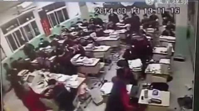 Gestul șocant făcut de un elev în sala de clasă. Colegii săi sunt îngroziți