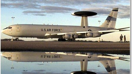 România, survolată de avioane NATO, cu rolul de a supraveghea graniţa ucraineană