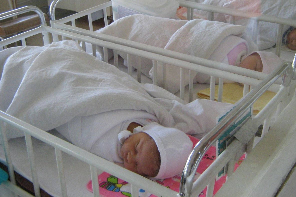 Saloane cu condiţii de hotel şi o mansardă în care va fi cafenea, inaugurate la Maternitatea Braşov