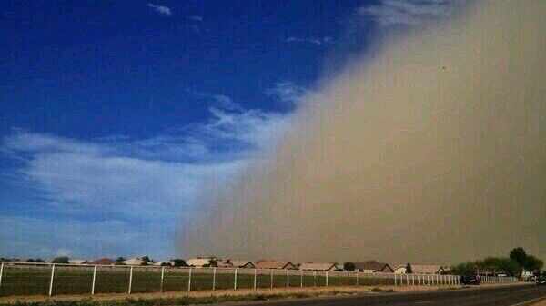 IMAGINI APOCALIPTICE. Oraș înghițit de praf 