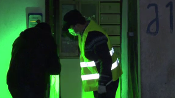 O tânără din Buzău a fost atacată în scara blocului. Agresorul este un elev