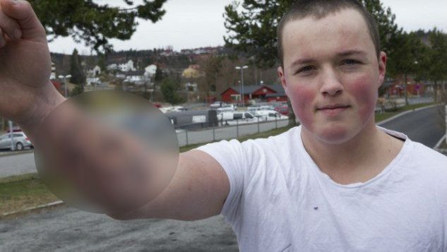 Ce și-a tatuat un norvegian pe antebraț. Familia lui e îngrozită