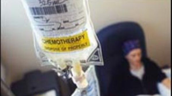 Pacienţii cu cancer, obligaţi să plătească analize la fiecare şedinţă de chimioterapie