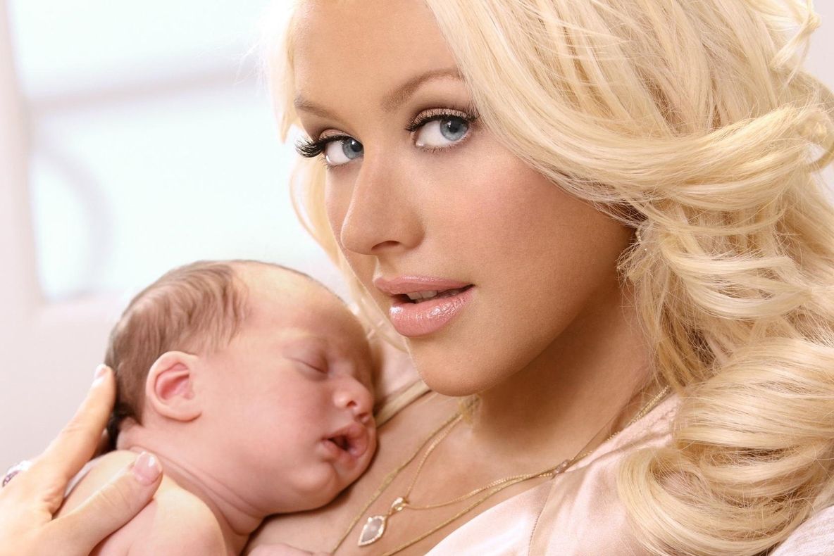 Christina Aguilera va avea o fetiţă