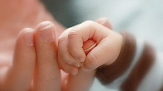 Copil de 2 ani dispărut din fața casei, căutat de peste o sută de persoane