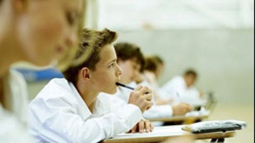 DE NECREZUT! Ce au păţit TOŢI elevii clasei a XII-a de la un liceu din Gorj: chefurile sunt de vină