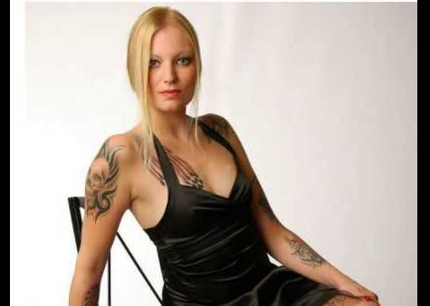 Motivul pentru care o fostă starletă porno a fost exclusă dintr-un partid neo-nazist german