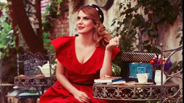 "Citește, păstrează și șoptește" alături de Ianula Gioga de Ziua Internațională a Poeziei