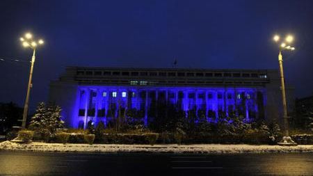 Palatul Victoria va fi luminat, astăzi, în MOV. MOTIVUL?