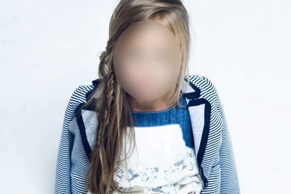 Are numai opt ani, iar cei care o văd au impresia că au în faţa ochilor un înger 