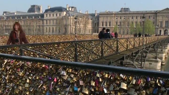 Un SIMBOL al ÎNDRĂGOSTIŢILOR din Paris ar putea DISPĂREA