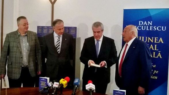Mircea Geoană şi Călin Popescu Tăriceanu, prezenţi la lansarea cărţii lui Dan Voiculescu