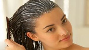 3 măşti naturale pentru păr care conferă rezistenţă şi strălucire