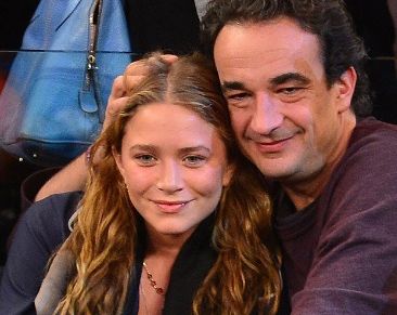 Una dintre gemenele Olsen se căsătoreşte cu fratele lui Sarkozy