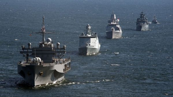 Ministrul ucrainean al Apărării merge în Crimeea