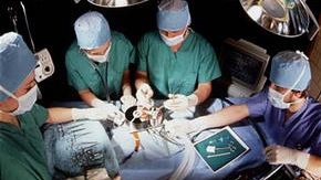 CHIRURGIE EXTREMĂ. Un pacient aproape că a fost MUTILAT PENTRU A FI SALVAT DE CANCER 