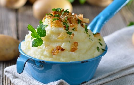 SECRETELE BUCĂTARILOR: Opt paşi simpli pentru un PIURE DE CARTOFI perfect
