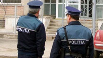 Fetiţă de trei ani dispărută de acasă joi seară, căutată de autorităţi