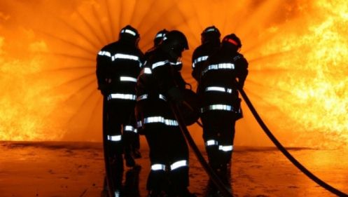 INCENDIU la o fabrică de prelucrare a lemnului din judeţul Covasna