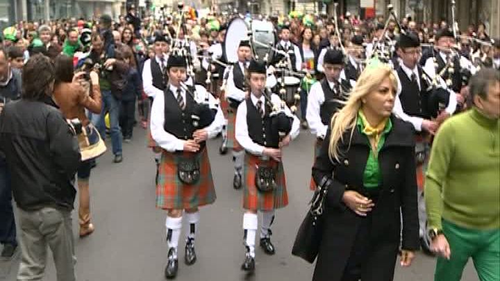 ZIUA SFÂNTULUI PATRICK. Bucureștenii au sărbătorit ZIUA SFÂNTULUI PATRICK