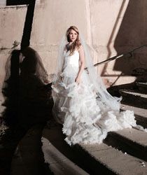 Shakira a îmbrăcat rochia de mireasă! Vezi cum îi stă! 