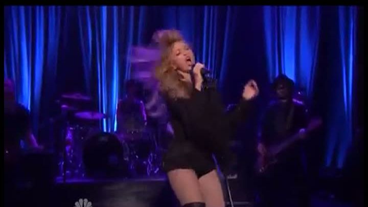 Shakira, INTERDICŢII de la IUBIT. Apariţie INCENDIARĂ