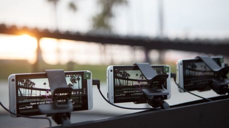  Experiment inedit: Ce pot face 130 de telefoane HTC One