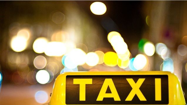 Cea mai scumpă cursă cu TAXIUL. Cât a plătit o studentă pentru trei kilometri cu maşina