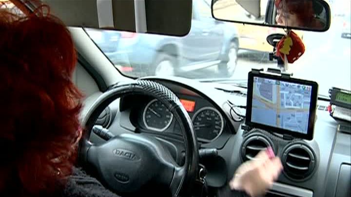 Au ales VOLANUL, NU CRATIŢA! FEMEILE-TAXIMETRIST din Capitală