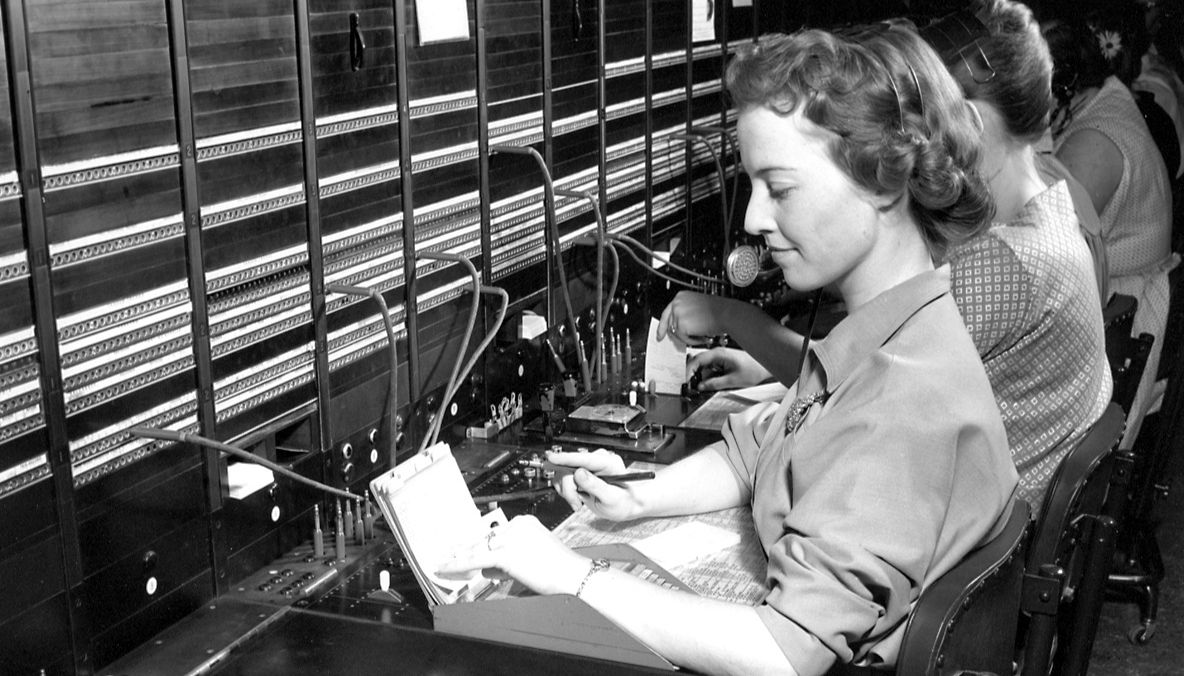 AMUZANT: Joburi din trecut pentru femei, care acum nu mai există