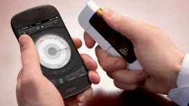 Un telefon mobil care monitorizează glicemia, lansat pe piaţă