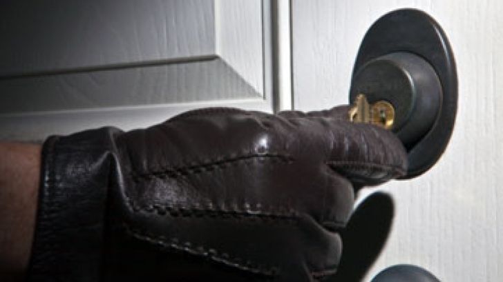 HOŢII, tot mai ingenioşi: NOUA METODĂ DE SPART LOCUINŢE 