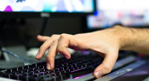 Cum să îți crești viteza de tastare pe Facebook sau Twitter: 40 de combinaţii 