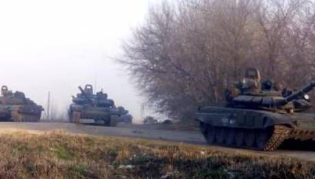 Tancuri ale armatei ruse au fost masate la granița cu Ucraina