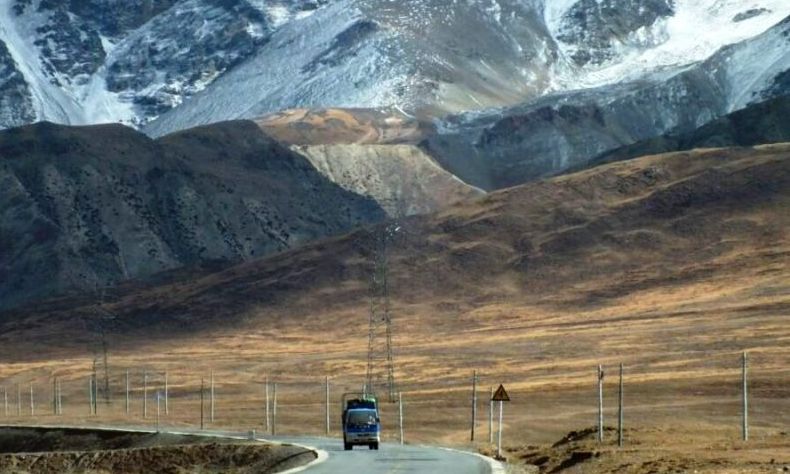 China a început să dea găuri în Acoperişul Lumii. Uriaşele "cutii cu bani" pe care le caută