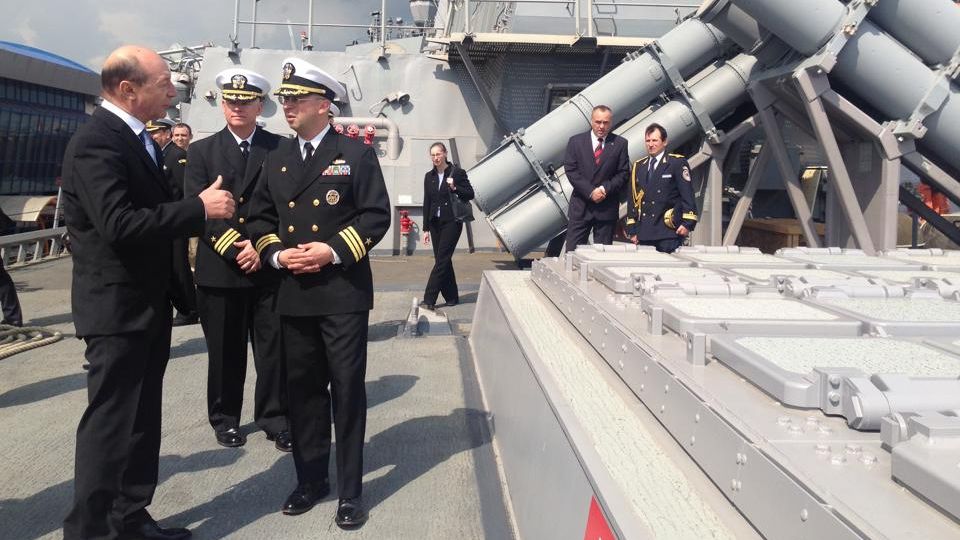 Băsescu: Nava "USS Donald Cook" este un simbol, impresionantă din punct de vedere militar