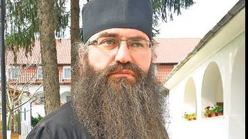 "Toţi cei cu cip în buletin vor fi EXECUTAŢI". Declaraţia ŞOCANTĂ a unui CĂLUGĂR