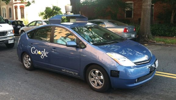 MAŞINILE FĂRĂ ŞOFER ale Google au ajuns la performanţa de a circula în traficul urban