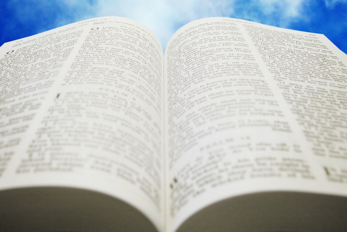 Sondaj: Un ateu nu poate ocupa o funcție publică