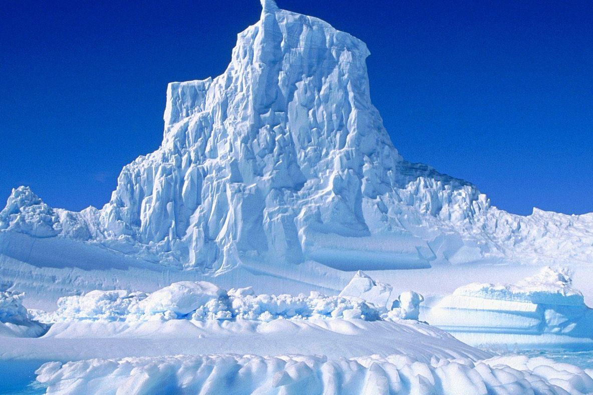 Cercetătorii, în alertă! Un aisberg gigant este pe cale să se rupă din calota glaciară a Antarcticii