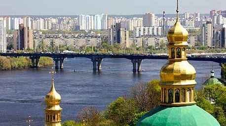 Kievul promite autonomie pentru regiunile proruse şi statut special pentru limba rusă